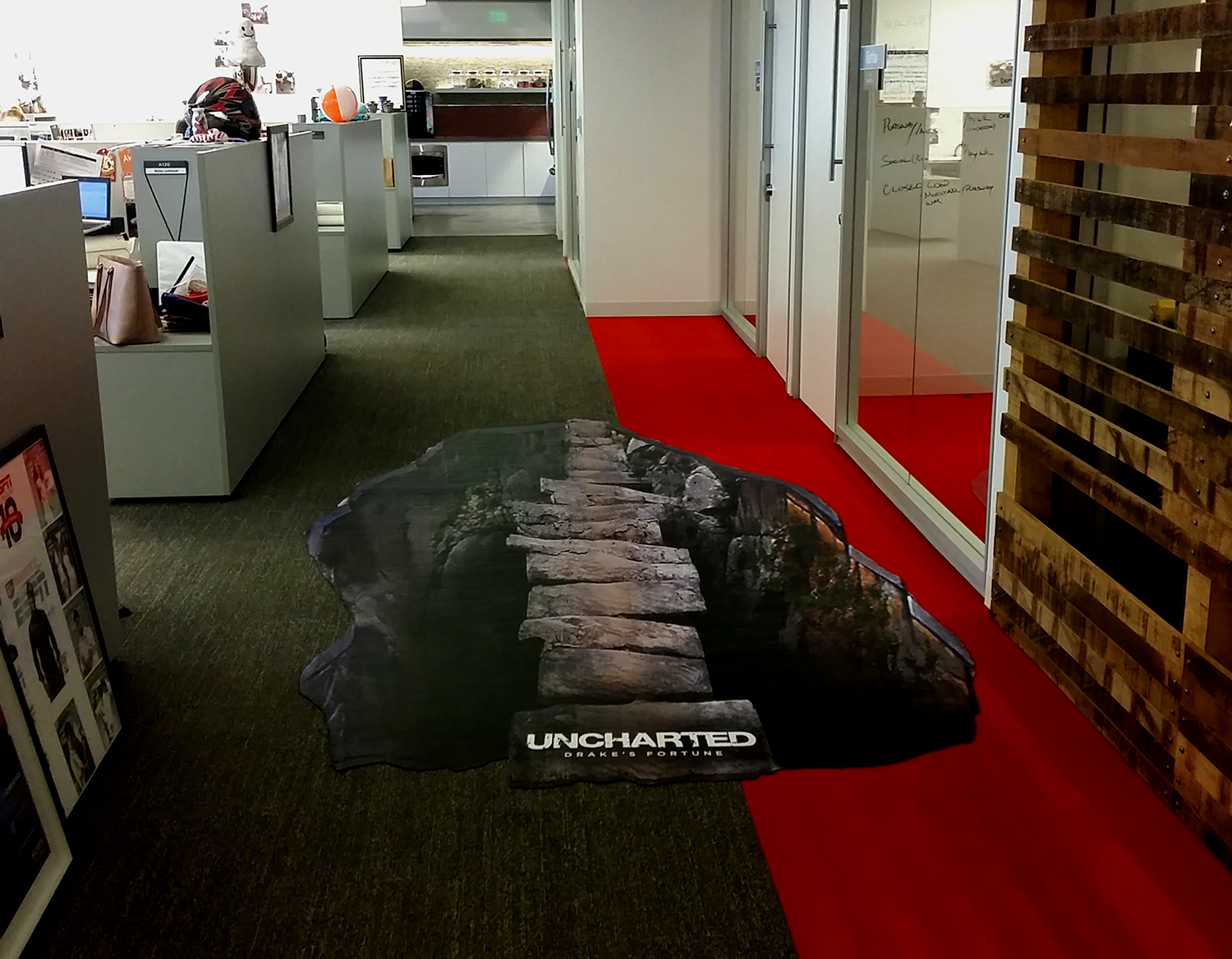 Floor-Graphic-Uncharted